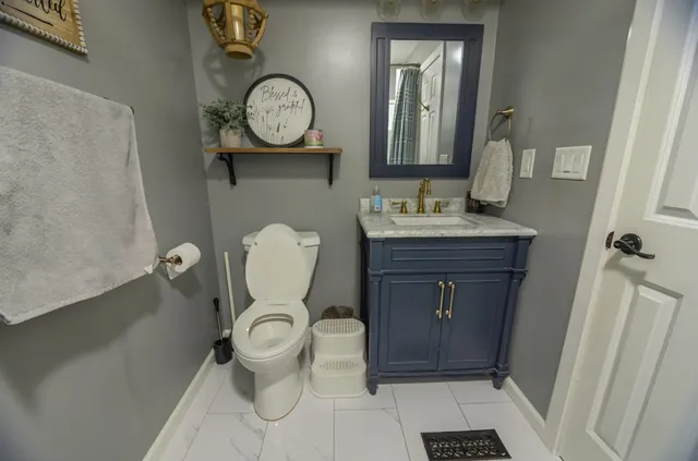 $424,900 | 1424 Hickory Way, Racine, WI 53405