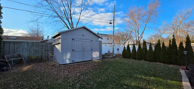 $424,900 | 1424 Hickory Way, Racine, WI 53405