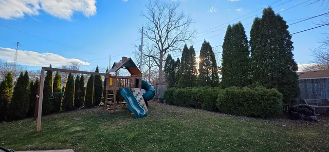 $424,900 | 1424 Hickory Way, Racine, WI 53405