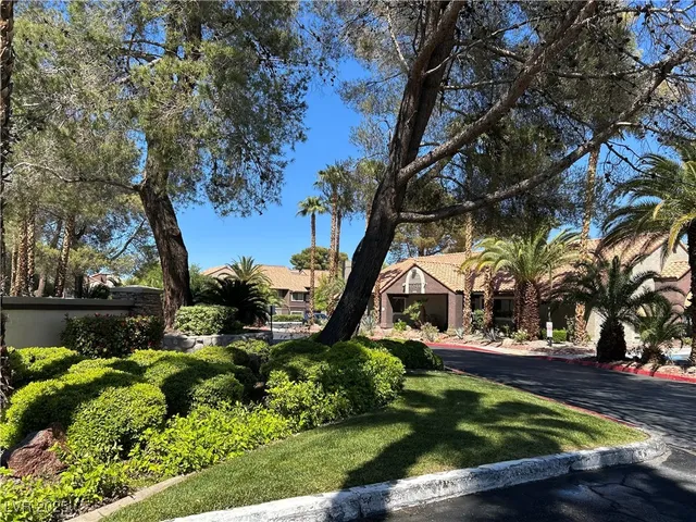 $1,600 | 5044 South Rainbow Boulevard, Unit 106, Las Vegas, NV 89118