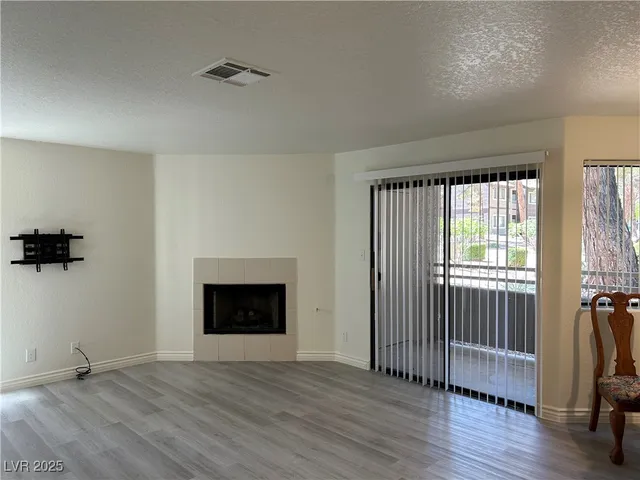 $1,600 | 5044 South Rainbow Boulevard, Unit 106, Las Vegas, NV 89118