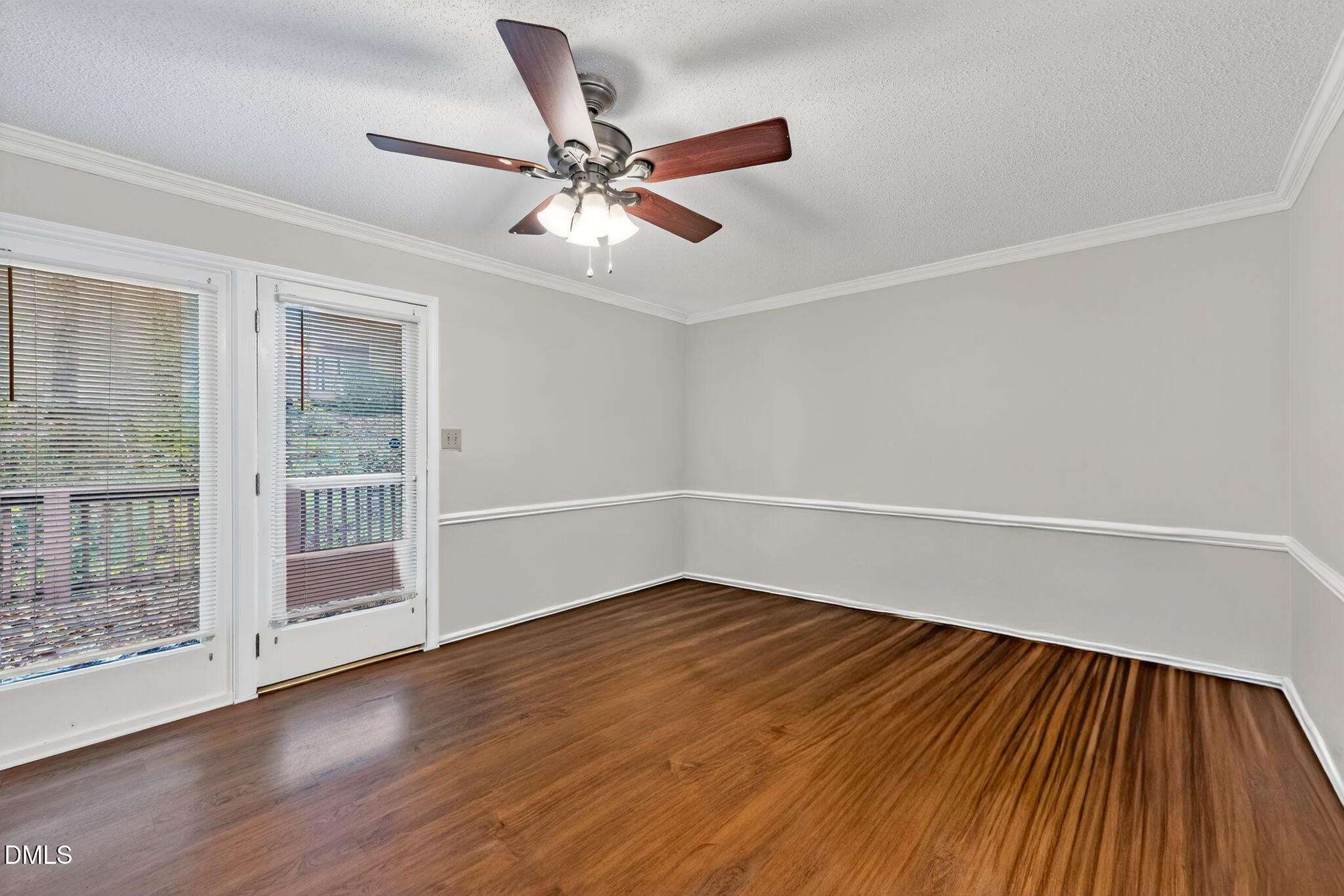 4131 Kaplan Drive Raleigh, NC 27606 - Photo 10 of 34 08_4131_Kaplan_Dr_Raleigh_NC_27606-Livin