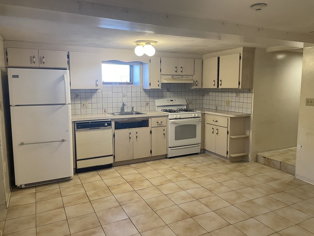 116 Lantern Road Revere, MA 02151 - Photo 21 of 22 Gallery Image 21