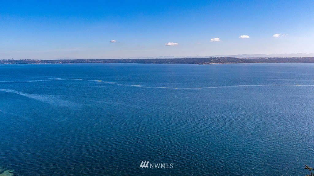 19038 Ridge Road Southwest Vashon, WA 98070 - Photo 2 of 38 a view of an ocean