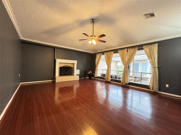 $2,000 | 9006 Covent Garden Street, Houston, TX 77031