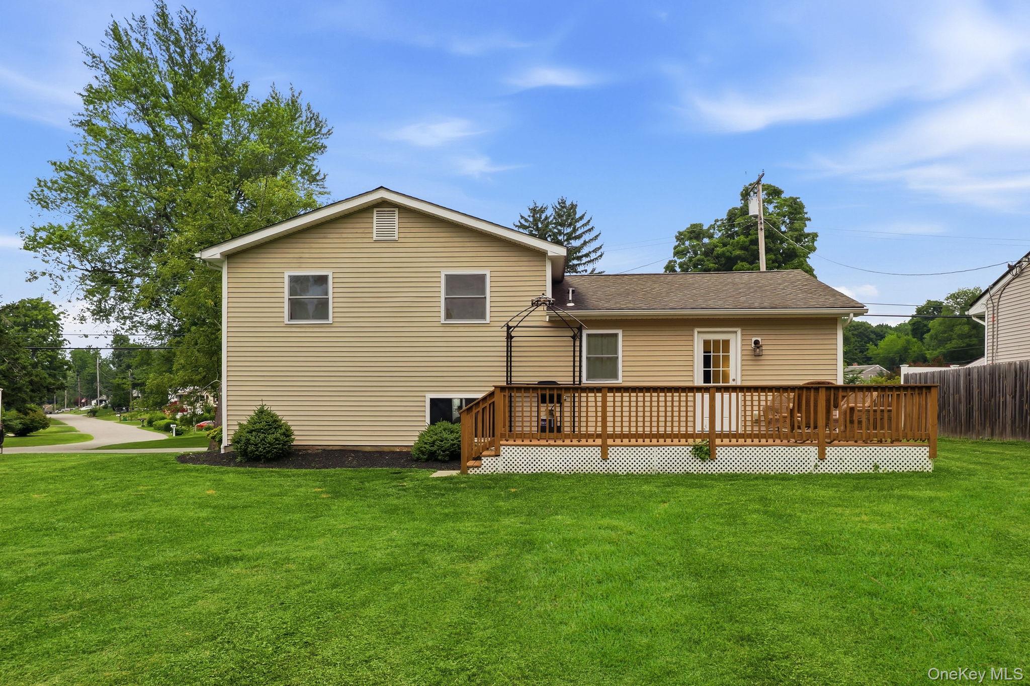 47 Riverview Drive Fishkill, NY 12524 - Photo 26 of 27