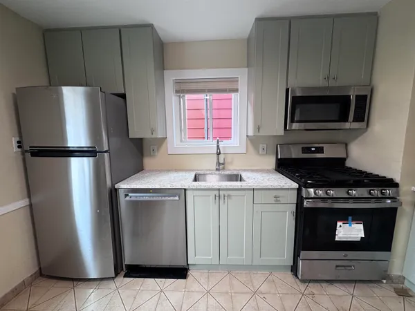 $2,100 | 380 Park Avenue, Unit 2, Fairview, NJ 07022