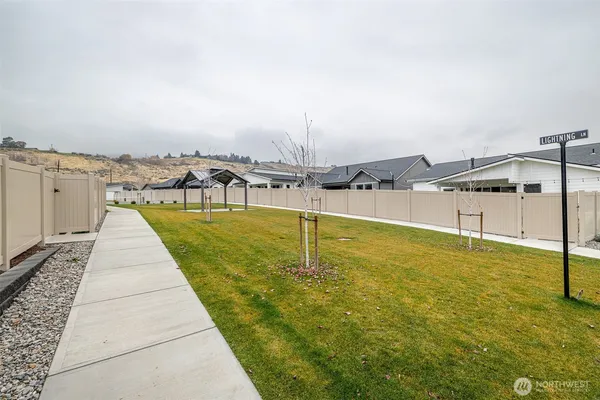 $699,900 | 914 Racine Spgs Drive, Wenatchee, WA 98801