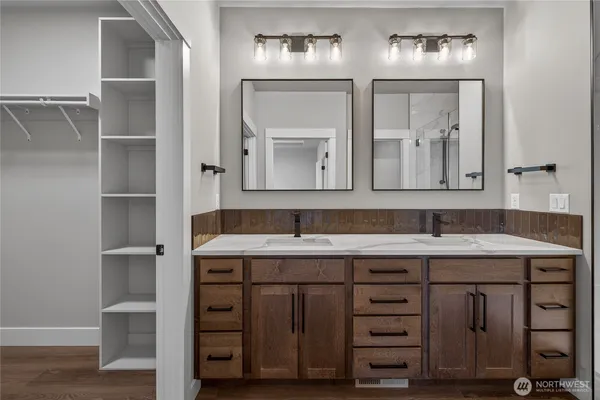 $699,900 | 914 Racine Spgs Drive, Wenatchee, WA 98801
