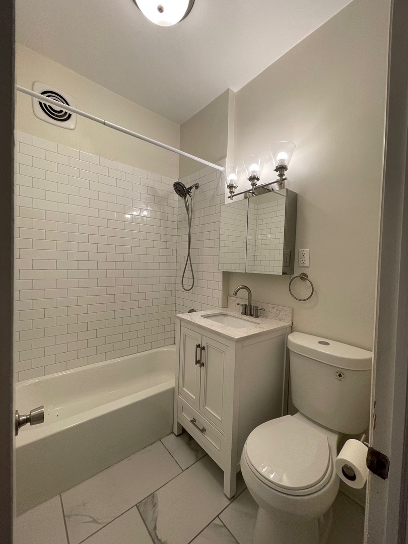 908 North Damen Avenue, Unit 3F Chicago, IL 60622 - Photo 9 of 11