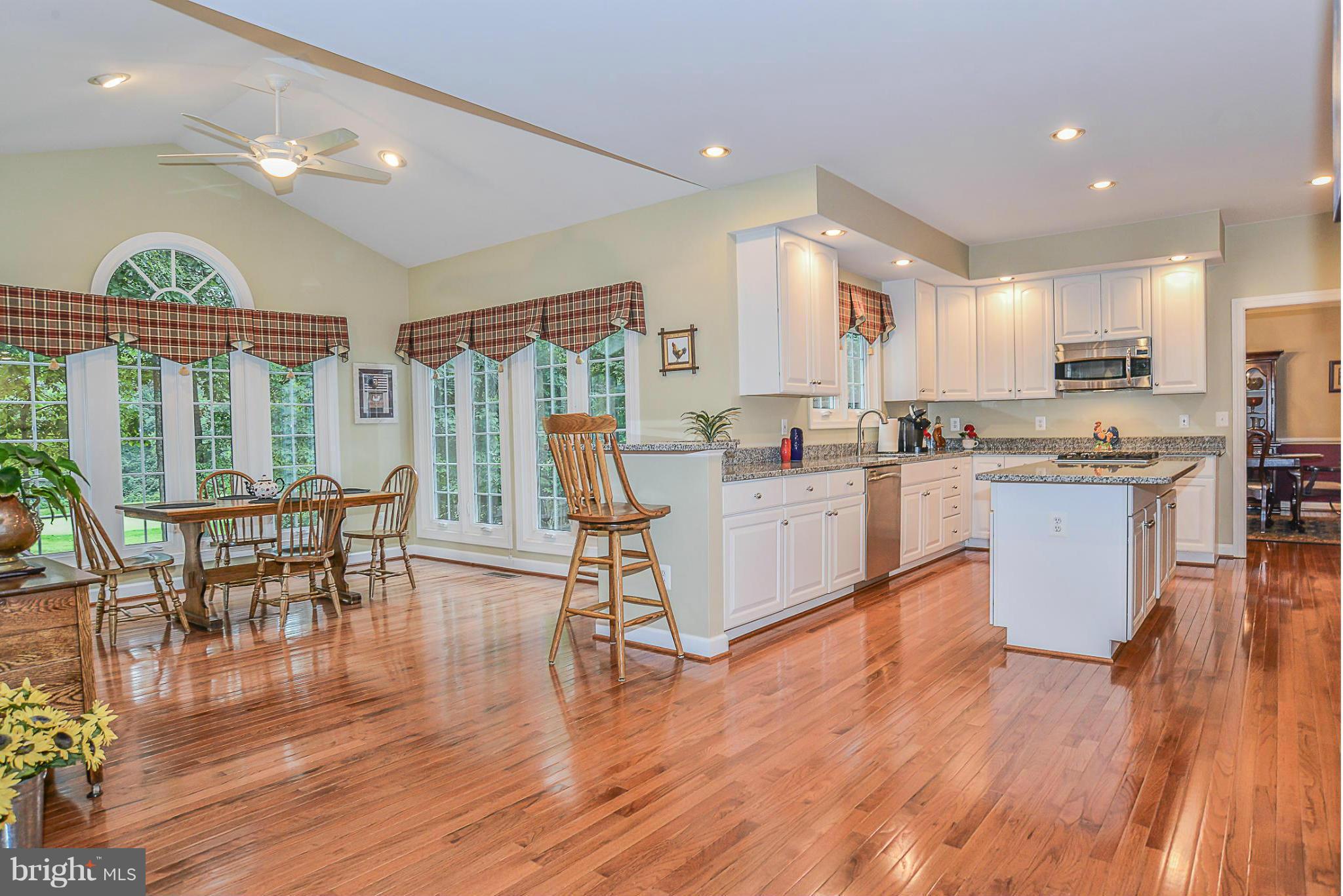 14261 Clubhouse Road Gainesville, VA 20155 - Photo 3 of 30 Kitchen