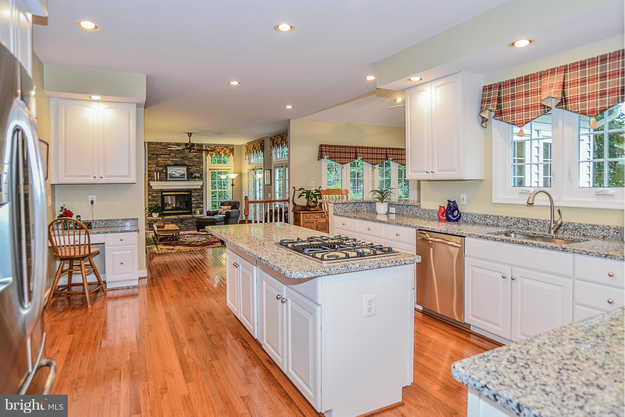 14261 Clubhouse Road Gainesville, VA 20155 - Photo 4 of 30 Kitchen