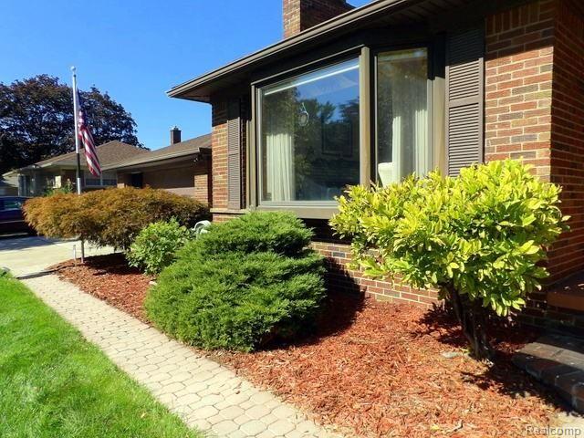 19226 Champaign Road Allen Park, MI 48101 - Photo 5 of 78 05. ADDITIONAL VIEW OF THE CHARMING BRICK PAVER FRONT WALKWAYS!