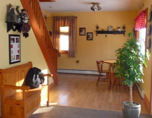 27 Whitaker Road Newport, ME 04953 - Photo 6 of 24 Other. Bright & Sunny tiled Entry.