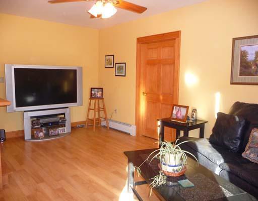 27 Whitaker Road Newport, ME 04953 - Photo 8 of 24 Living Room.