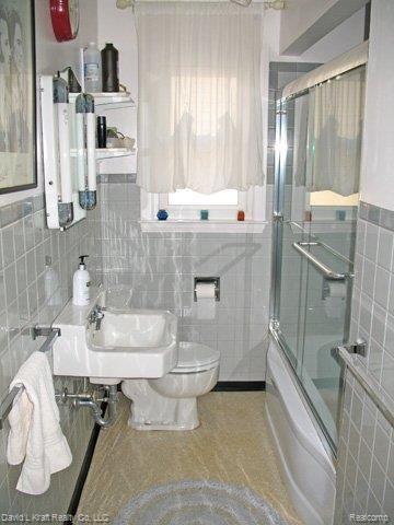 5176 Port Austin Road Caseville, MI 48725 - Photo 13 of 20 Main bath
