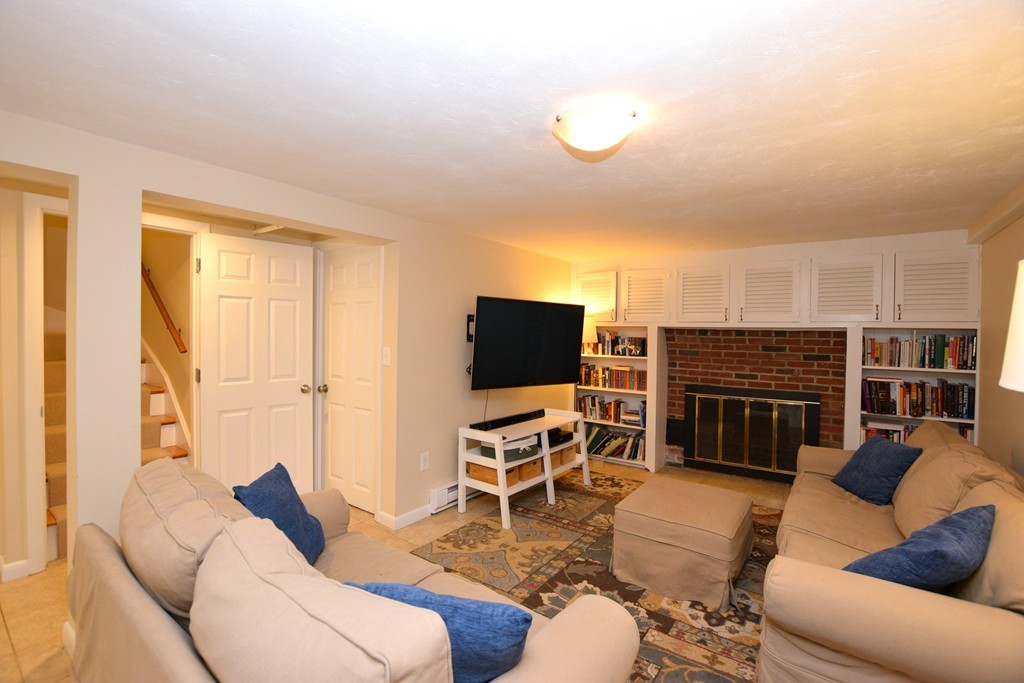 148 Boston Rock Road Melrose, MA 02176 - Photo 10 of 12 Gallery Image 10