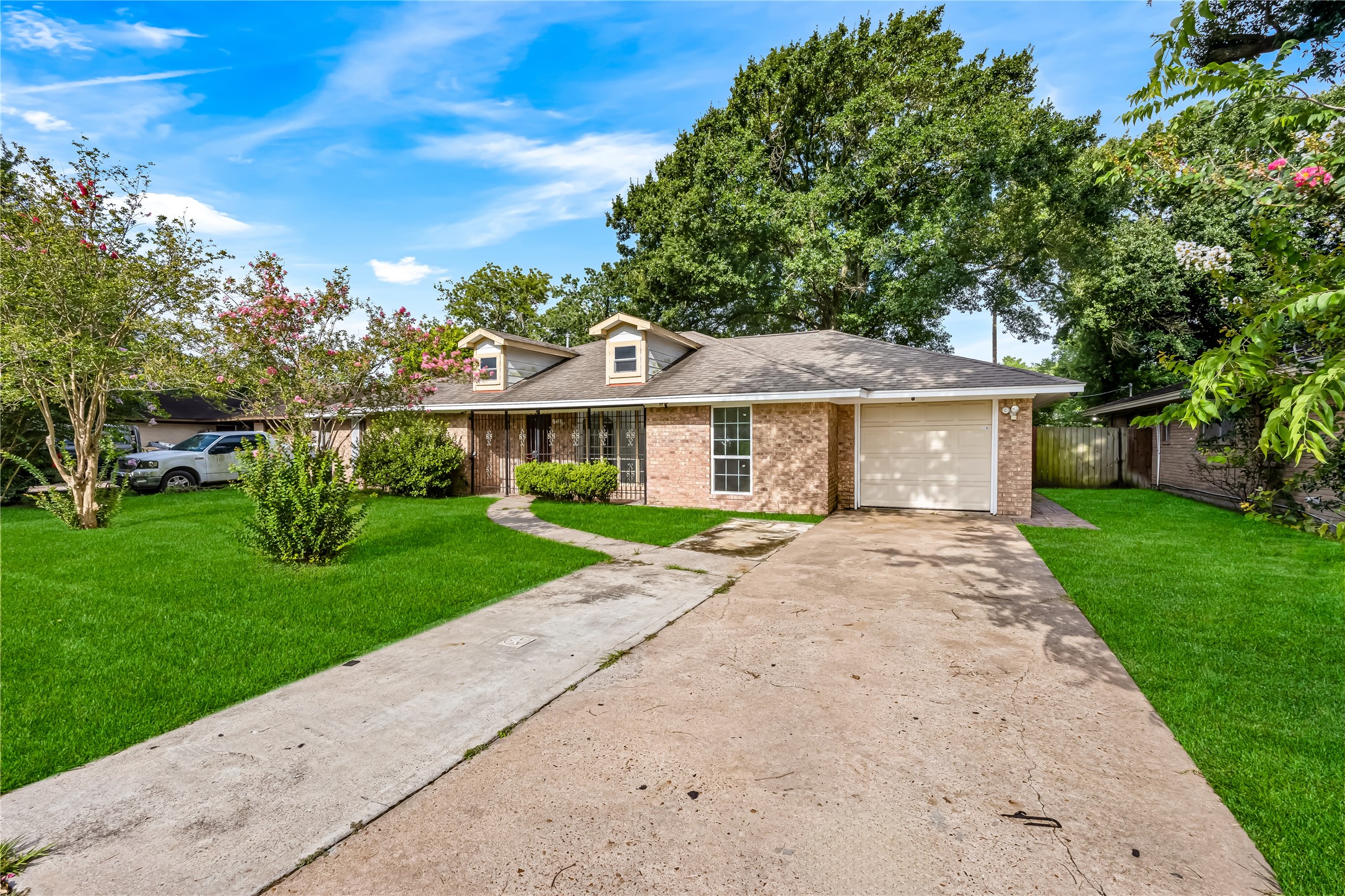 7707 Nordling Road Houston, TX 77037 - Photo 2 of 17