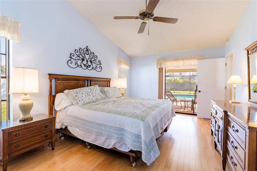 1589 Ridge Top Way Clearwater, FL 33765 - Photo 12 of 40