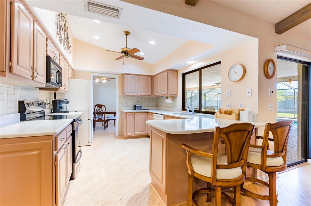 1589 Ridge Top Way Clearwater, FL 33765 - Photo 17 of 40