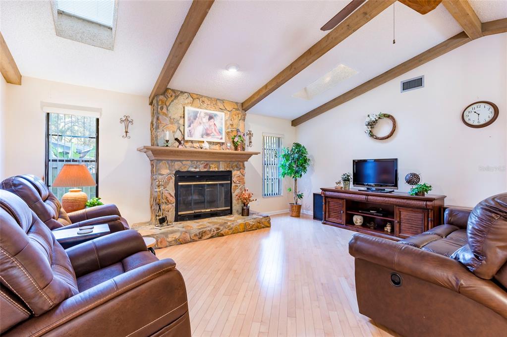 1589 Ridge Top Way Clearwater, FL 33765 - Photo 21 of 40