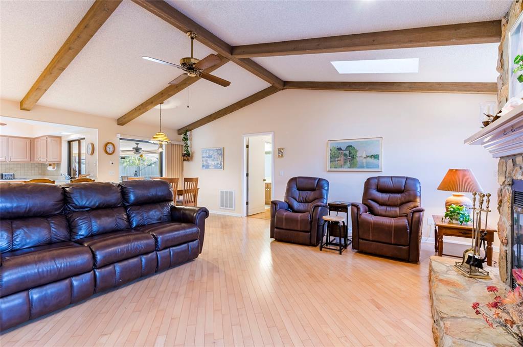 1589 Ridge Top Way Clearwater, FL 33765 - Photo 22 of 40