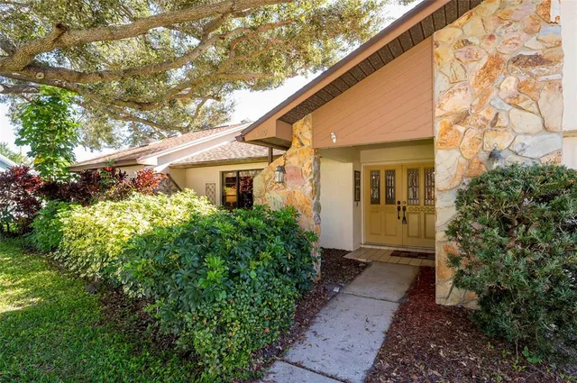 $675,000 | 1589 Ridge Top Way, Clearwater, FL 33765