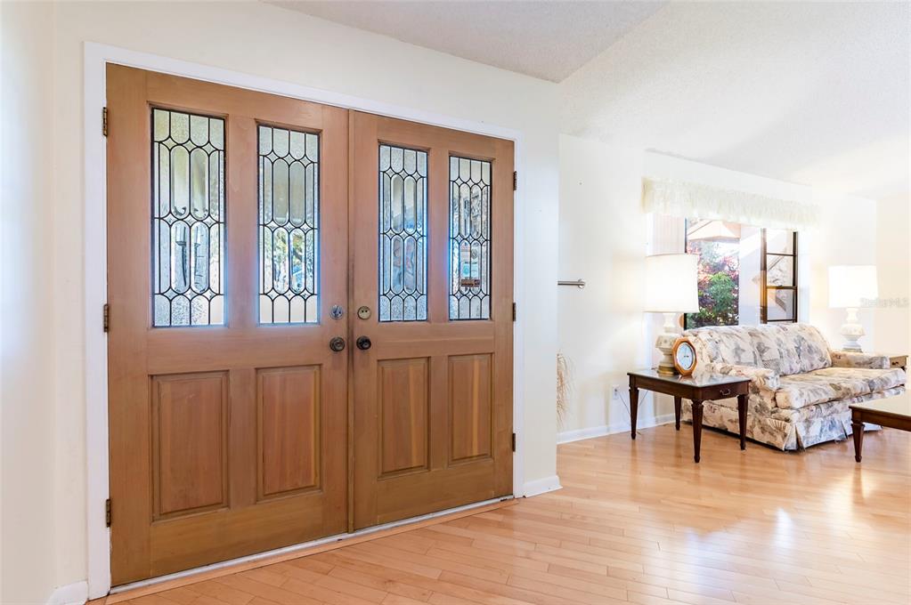 1589 Ridge Top Way Clearwater, FL 33765 - Photo 4 of 40