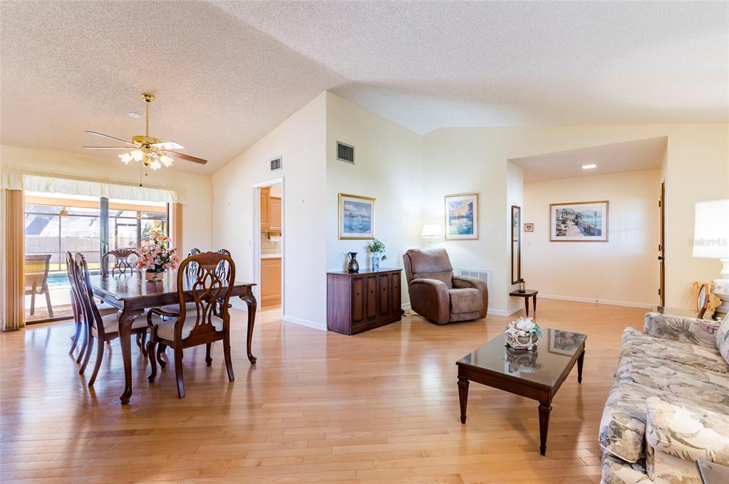 1589 Ridge Top Way Clearwater, FL 33765 - Photo 7 of 40