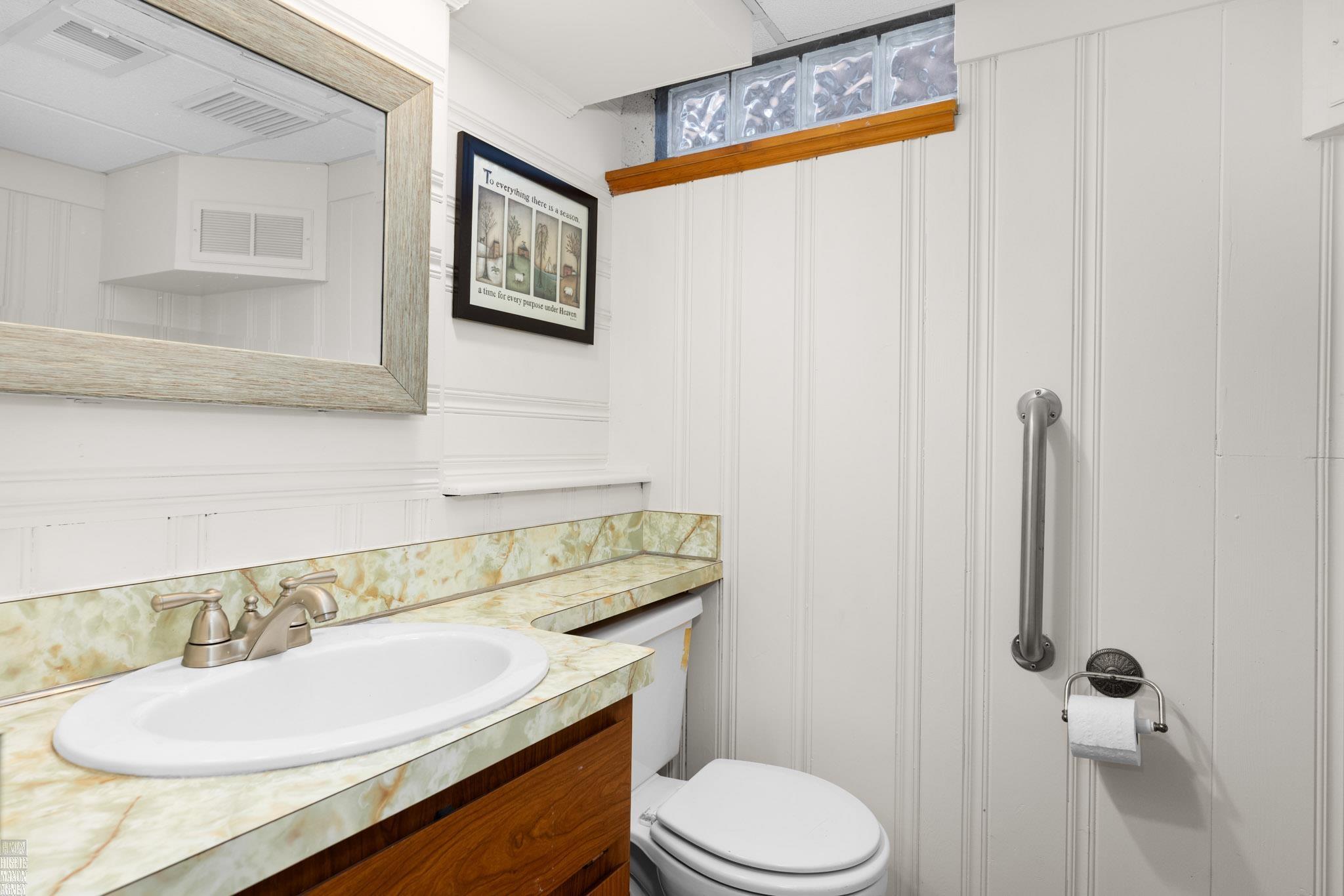 2057 Hawthorne Road Grosse Pointe Woods, MI 48236 - Photo 32 of 43