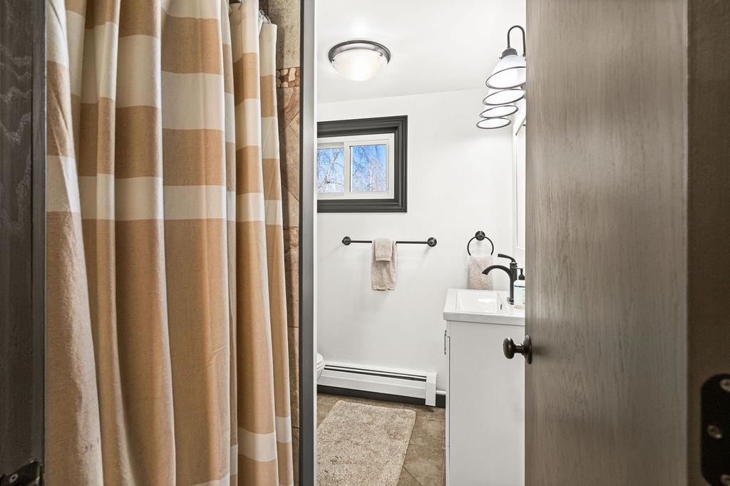 5113 Eagle Lake Road Duluth, MN 55803 - Photo 5 of 44 main level 3/4 bath