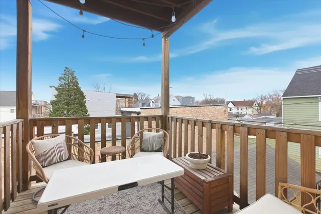 $1,900 | 1951 North Monticello Avenue, Unit 2, Chicago, IL 60647