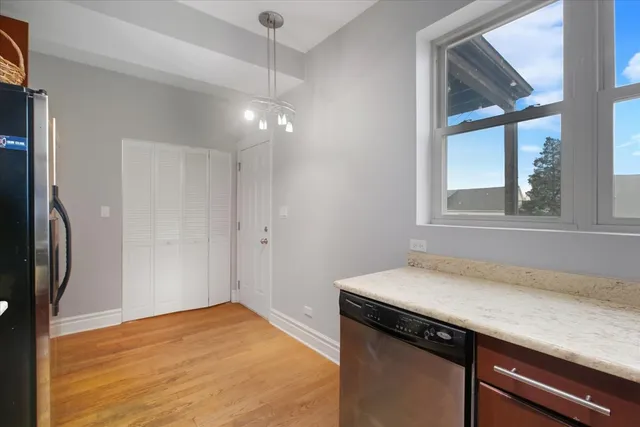 $1,900 | 1951 North Monticello Avenue, Unit 2, Chicago, IL 60647