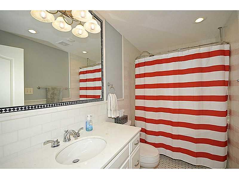 7025 Warwick Road Indianapolis, IN 46220 - Photo 17 of 24 Gallery Image 17