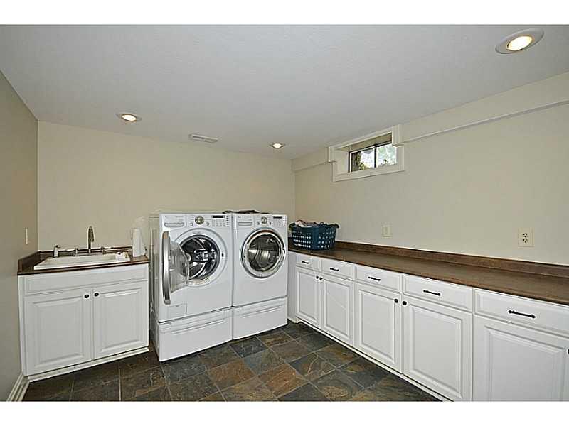 7025 Warwick Road Indianapolis, IN 46220 - Photo 20 of 24 Gallery Image 20