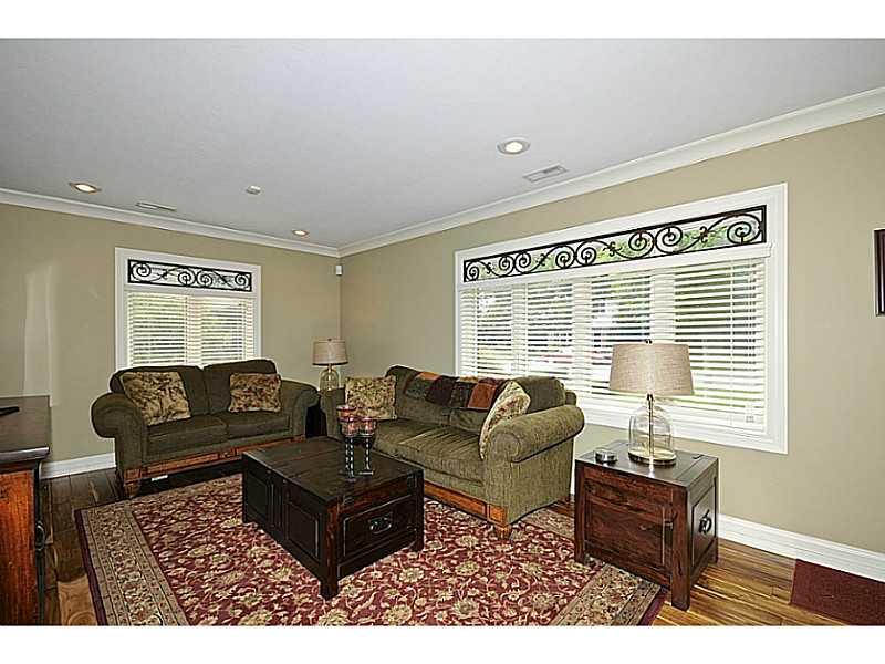 7025 Warwick Road Indianapolis, IN 46220 - Photo 4 of 24 Gallery Image 4
