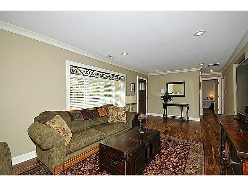 7025 Warwick Road Indianapolis, IN 46220 - Photo 6 of 24 Gallery Image 6