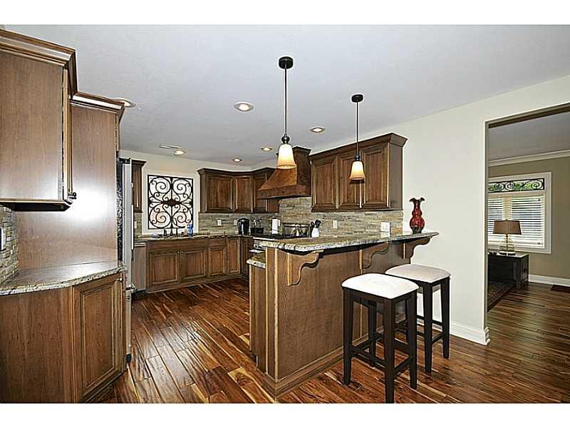 7025 Warwick Road Indianapolis, IN 46220 - Photo 8 of 24 Gallery Image 8