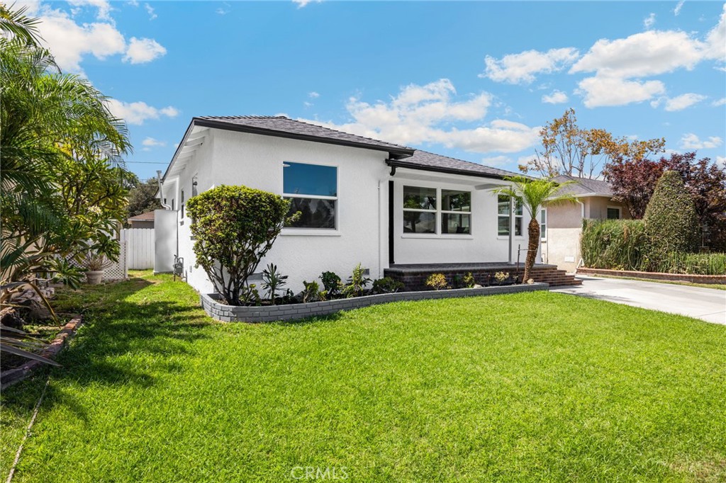 6112 Freckles Road Lakewood, CA 90713 - Photo 4 of 46