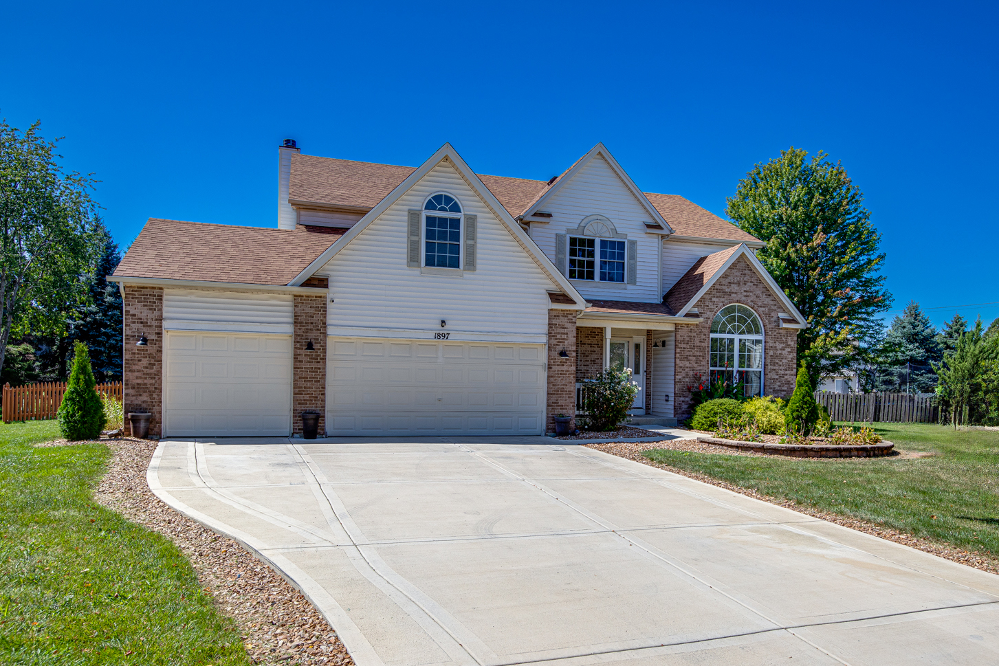 1897 Shore Line Court Romeoville, IL 60446 - Photo 1 of 23 Gallery Image 1