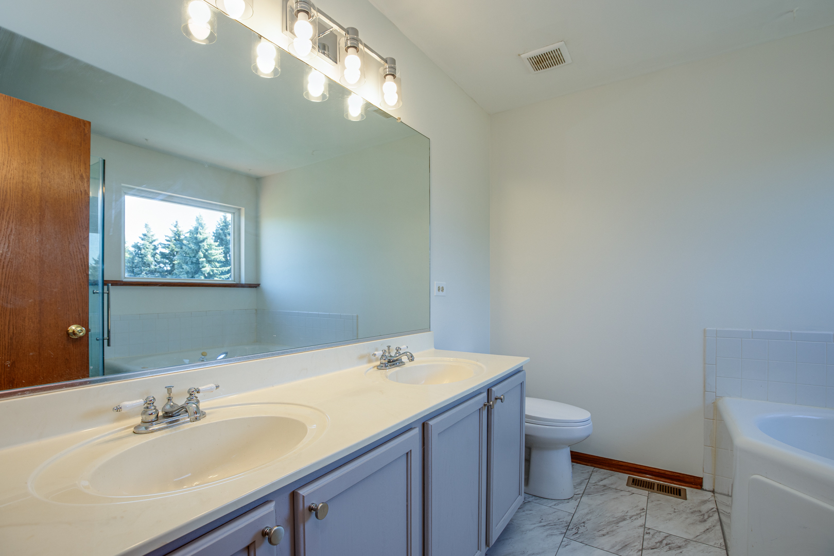 1897 Shore Line Court Romeoville, IL 60446 - Photo 12 of 23 Gallery Image 12