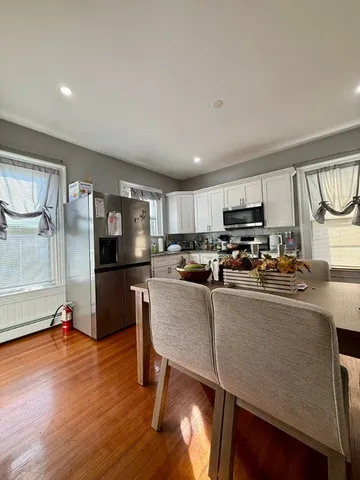 $1,900 | 209 Cottage Street, Unit 1, Pawtucket, RI 02860