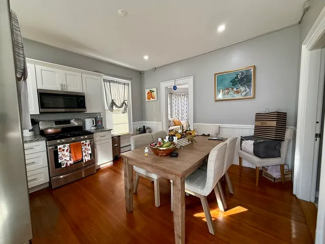 $1,900 | 209 Cottage Street, Unit 1, Pawtucket, RI 02860