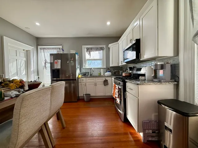 $1,900 | 209 Cottage Street, Unit 1, Pawtucket, RI 02860