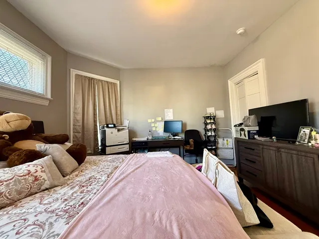 $1,900 | 209 Cottage Street, Unit 1, Pawtucket, RI 02860