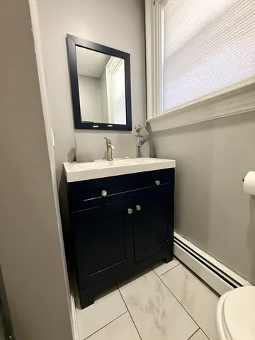 $1,800 | 209 Cottage Street, Unit 1, Pawtucket, RI 02860