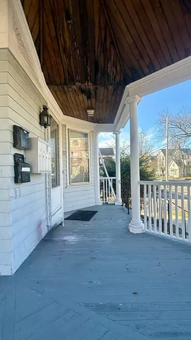 $1,800 | 209 Cottage Street, Unit 1, Pawtucket, RI 02860