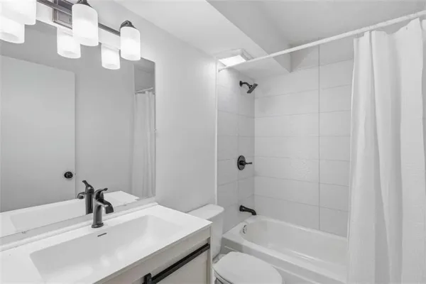 $2,000 | 2388 Lawrenceville Highway, Unit D, Decatur, GA 30033