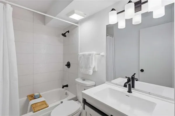 $2,000 | 2388 Lawrenceville Highway, Unit D, Decatur, GA 30033
