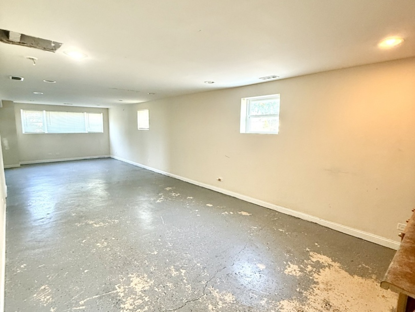 8356 South 78th Avenue Bridgeview, IL 60455 - Photo 29 of 39 a view of an empty room